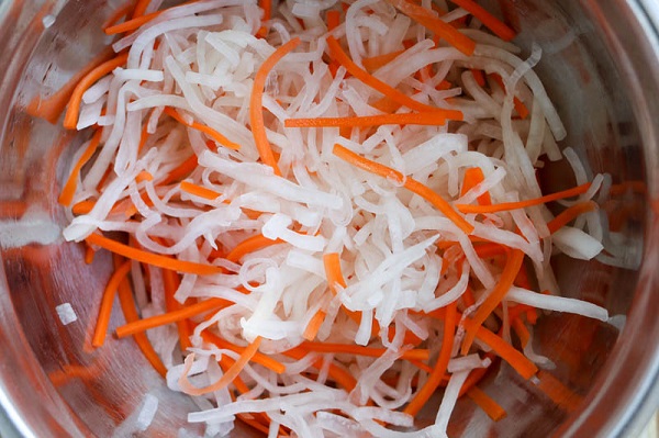 japanese-pickled-carrot-and-daikon